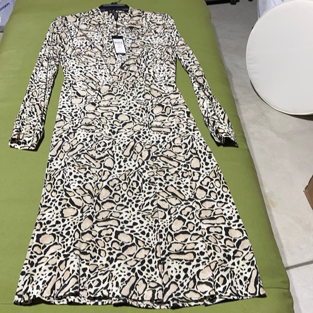 BCBGMAXAzria Midi dress